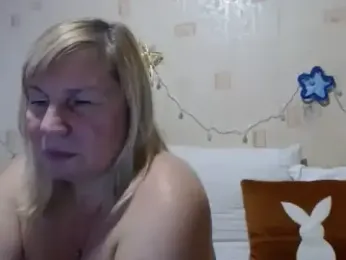 QueenLana webcam model stream image