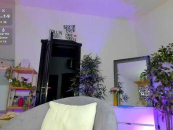 Moona-Ruby webcam model stream image