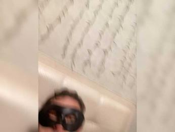 Oyster-lemon webcam model stream image