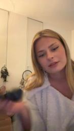 Coquineblondefr webcam model stream image