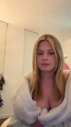 Coquineblondefr webcam model stream image