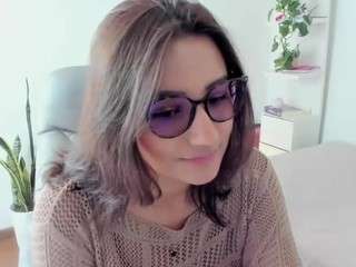 eliissa webcam model stream image
