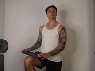 Dominick Walker webcam model stream image