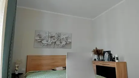 flooora_0 webcam model stream image