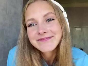 neelyschwartzenbur webcam chaturbate model stream image