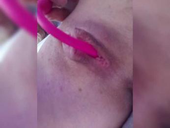 LindaLS webcam model stream image