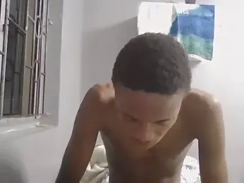 youngAndReckles webcam model stream image