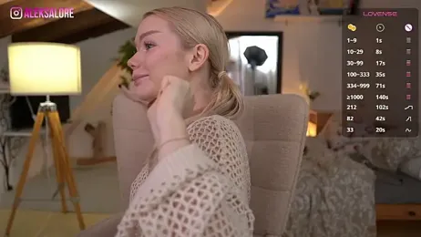 LexieLoree webcam model stream image