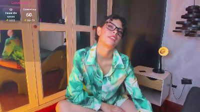AliceMadnes webcam model stream image