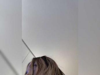 Lola3000 webcam model stream image