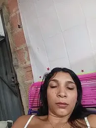 chikivivi- webcam model stream image