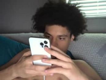 lightskinwithgirth webcam model stream image