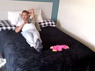 leosjoec webcam model stream image