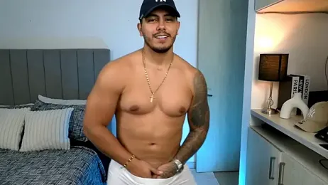 owen-pierces webcam model stream image