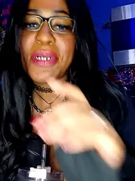 AmazonianMistress webcam model stream image