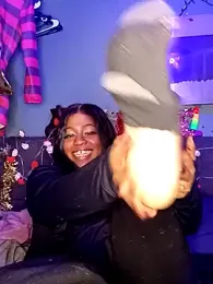 AmazonianMistress webcam model stream image