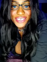 AmazonianMistress webcam model stream image