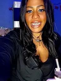 AmazonianMistress webcam model stream image