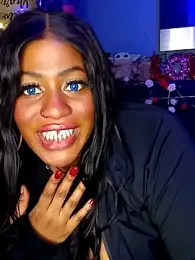 AmazonianMistress webcam model stream image