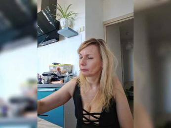 ShiningMILF webcam bongacams model stream image