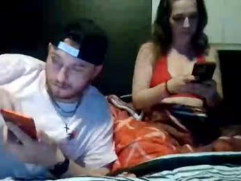 tallhungcloudy webcam model stream image
