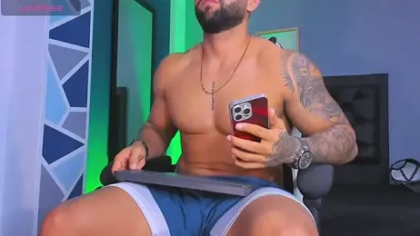 alex_oficial webcam model stream image