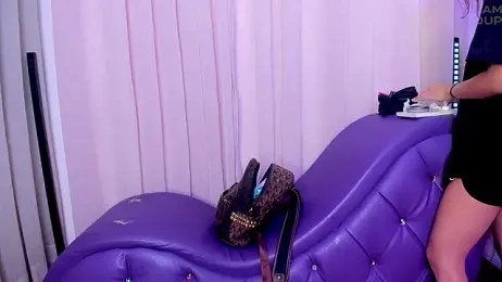 Yourslust_ webcam model stream image