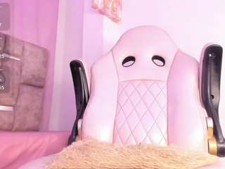 mia-royal webcam model stream image