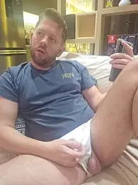 RipMyUnderwear webcam model stream image