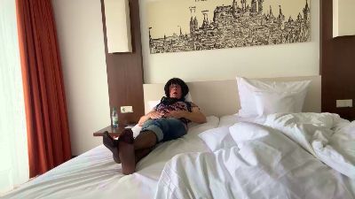 DWT_Svenja webcam model stream image