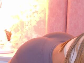 Mia Laurent webcam model stream image