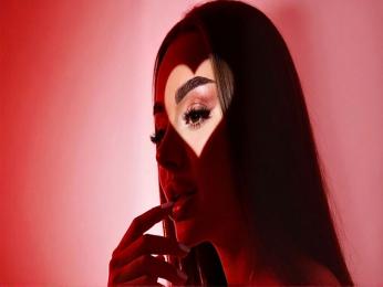 Diamond webcam model stream image