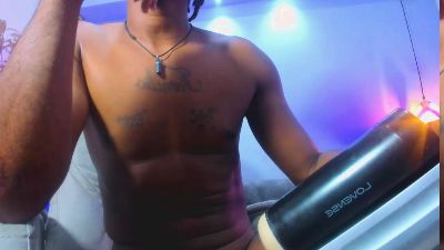 Troy_hugecock webcam model stream image