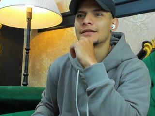 Alessandro Kiing webcam model stream image