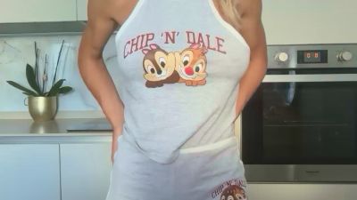 Prishilla webcam model stream image
