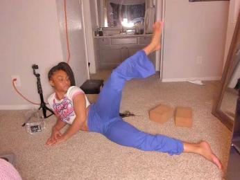 Yiauana webcam bongacams model stream image