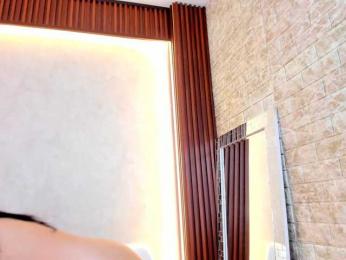 khatia webcam bongacams model stream image