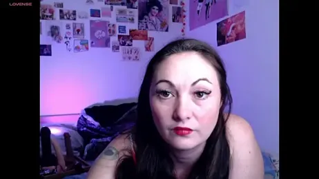 AdorahB3ll3 webcam model stream image