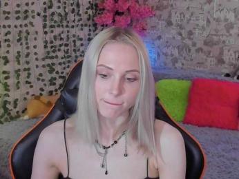 GinaGinaLove webcam model stream image