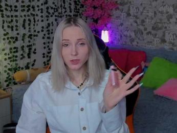 GinaGinaLove webcam model stream image
