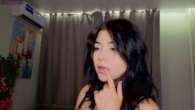 AlisaGlow webcam model stream image