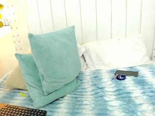 Keyla Summer webcam model stream image