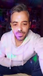 moreno2057 webcam cam4 model stream image