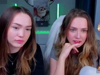 top_twins webcam model stream image