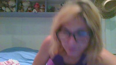 piccolaqueen webcam model stream image