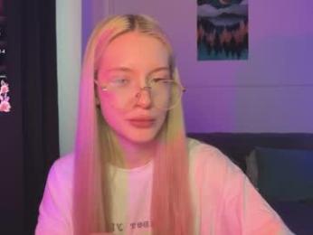 mmkakpoxyi22 webcam model stream image