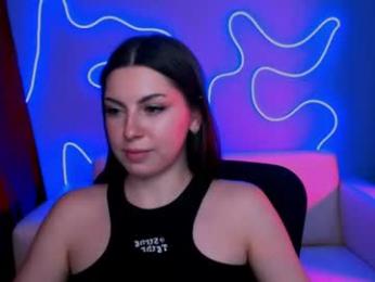amalialowell webcam model stream image