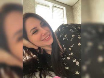 Y_Leiki webcam model stream image