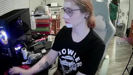 LilyFoxxx webcam model stream image