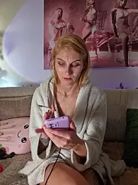 LessiaMia webcam model stream image